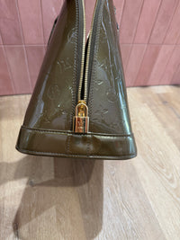 Sac vert olive Louis Vuitton Alma GM vente privée