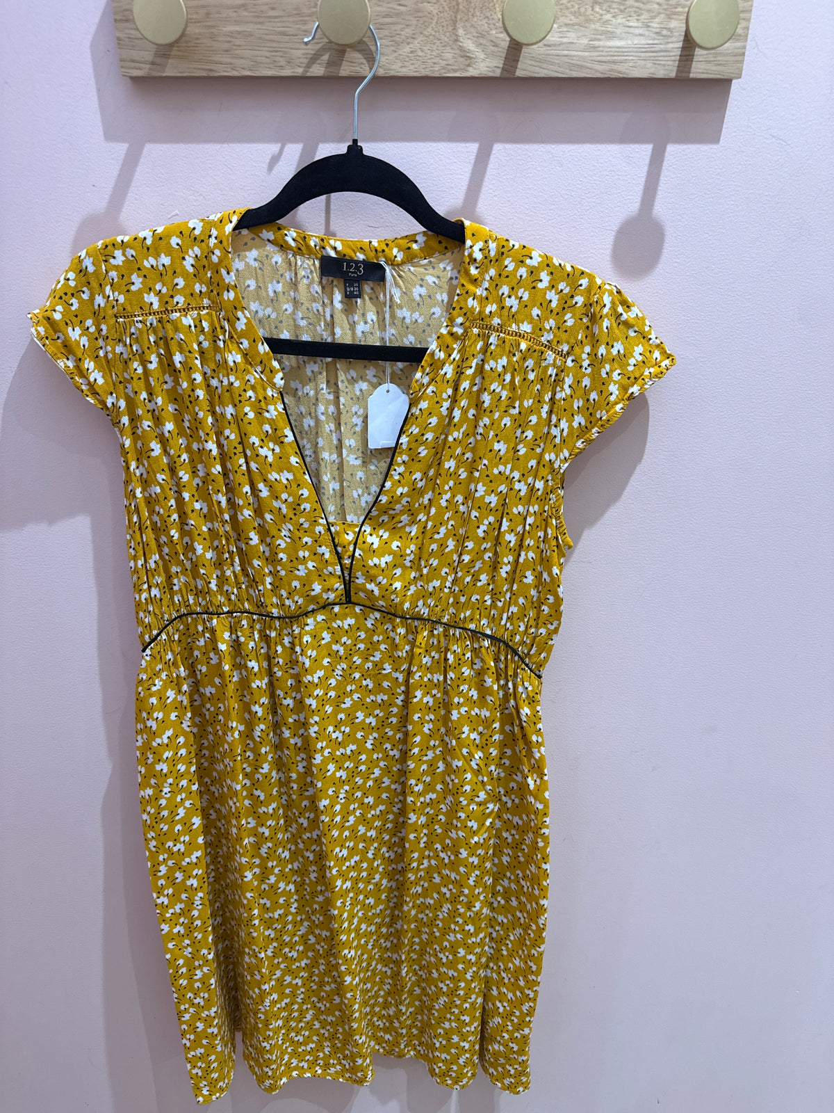 Robe Maison 123 jaune et blanche T.38