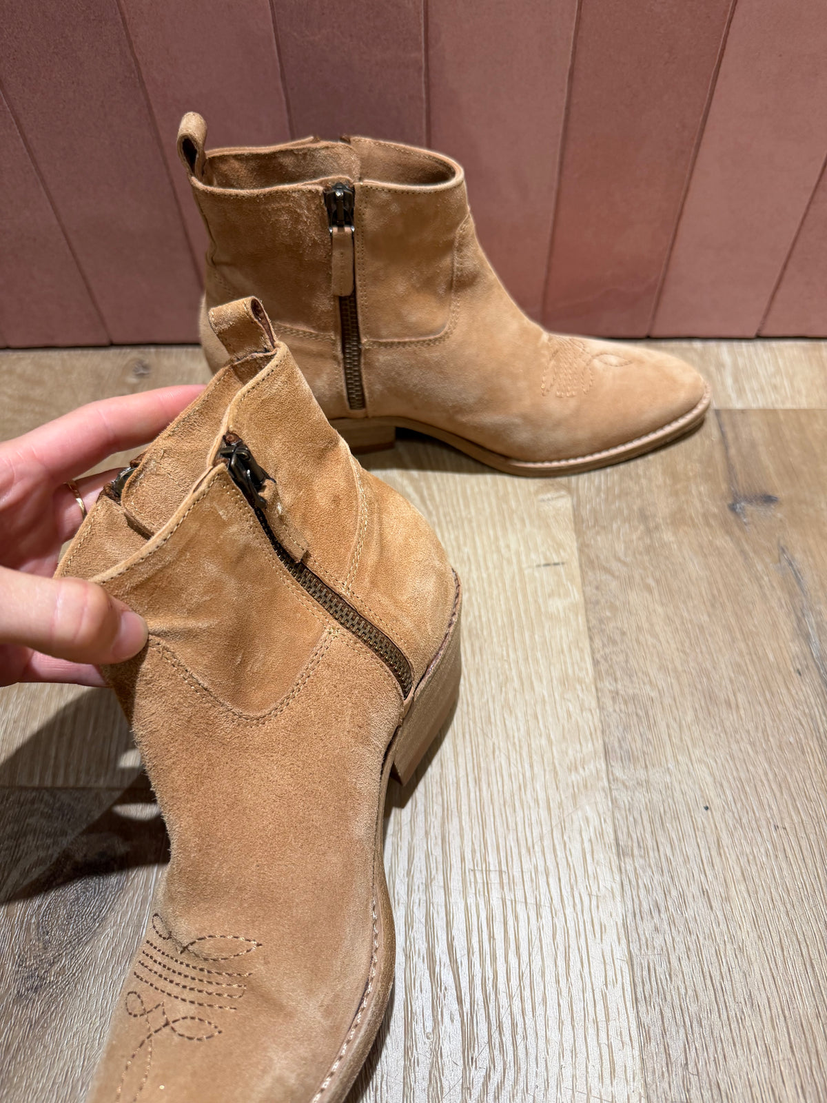 Bottines beiges en daim Hardrige T.37 16/10