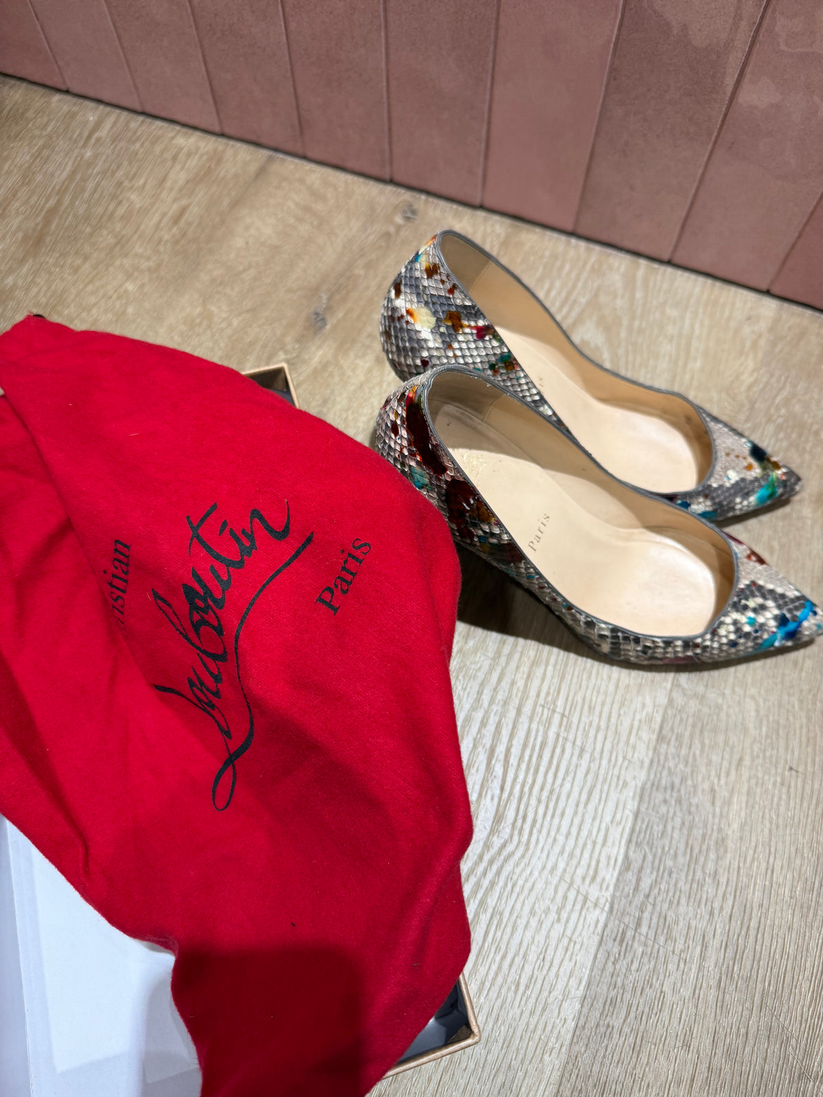 Louboutin escarpins t.37 vente privée