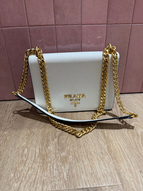 Sac Prada cahier chain