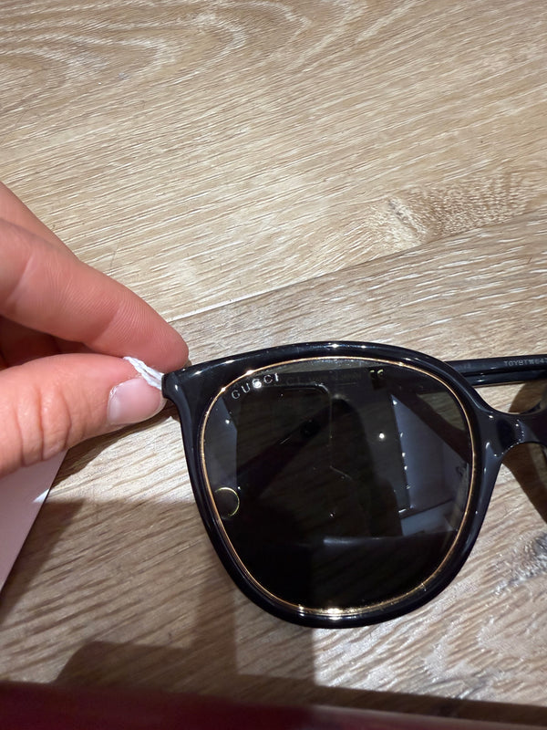 Lunette noir Gucci 16/06