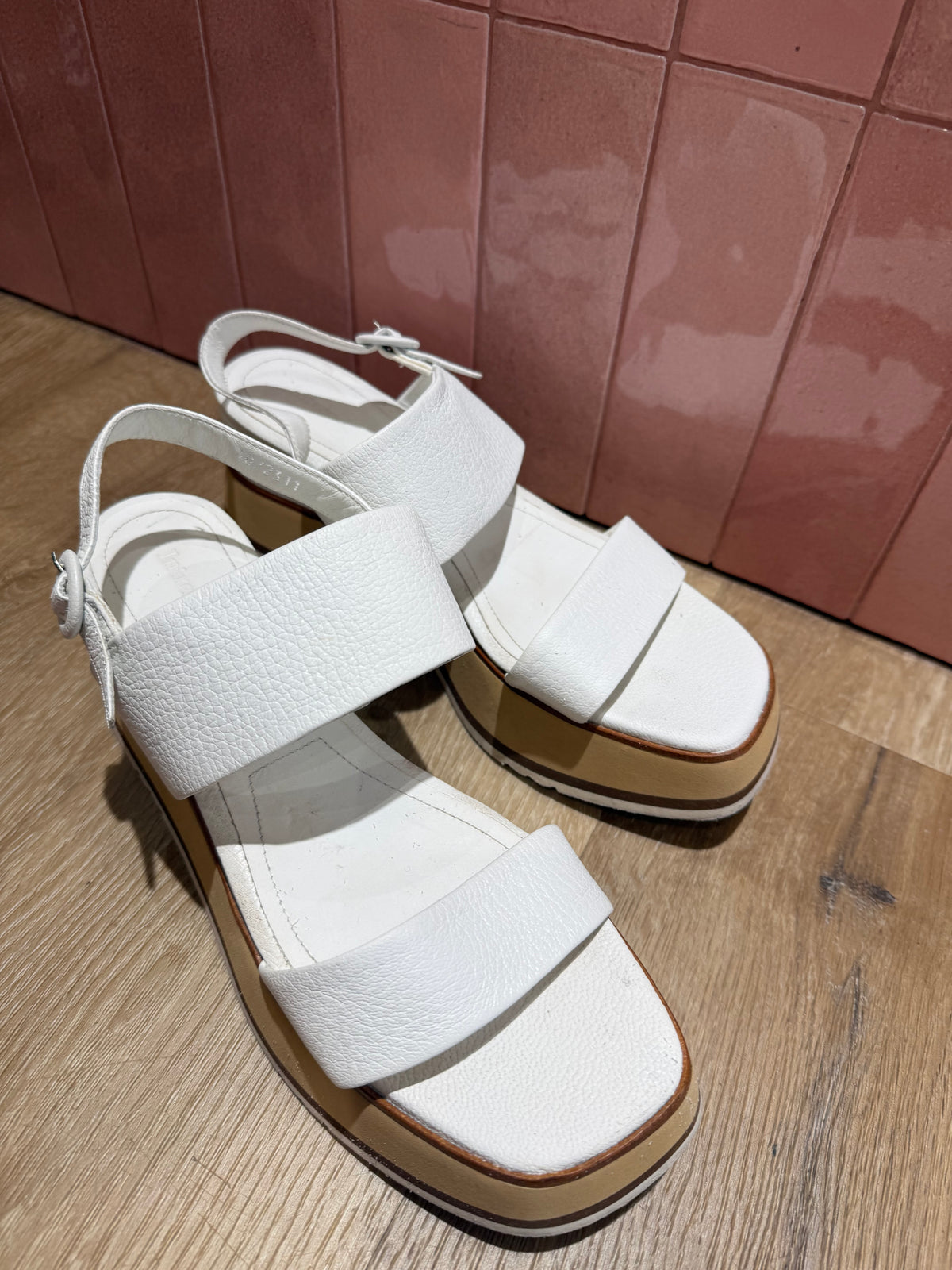 Sandales Intrend Blanc T.40 09/06