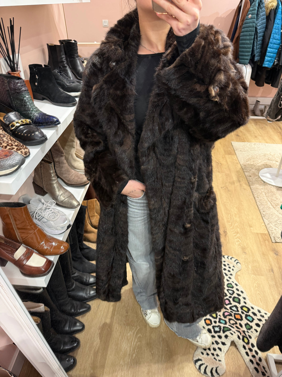 Manteau en vison marron Yves Saint Laurent T.40