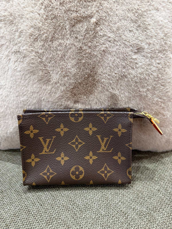 Louis Vuitton Pochette 24/06