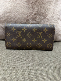 Porte-feuille Louis Vuitton 18/08