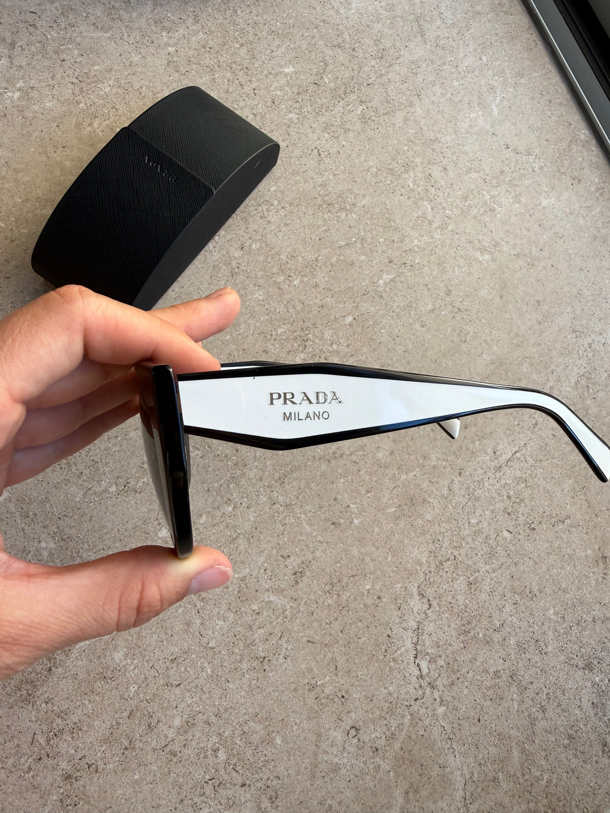 Lunettes Prada blanches neuves 24/07
