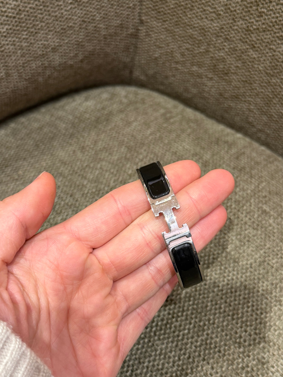 Bracelet noir Clic Hermès, finition argentée 19/10