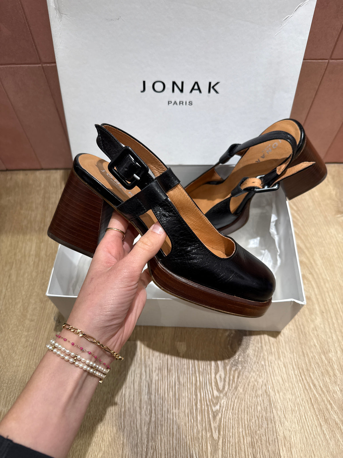 Sandales noires Jonak T.37