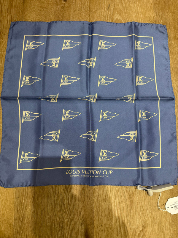 Louis Vuitton Foulard bleu chic 20/07