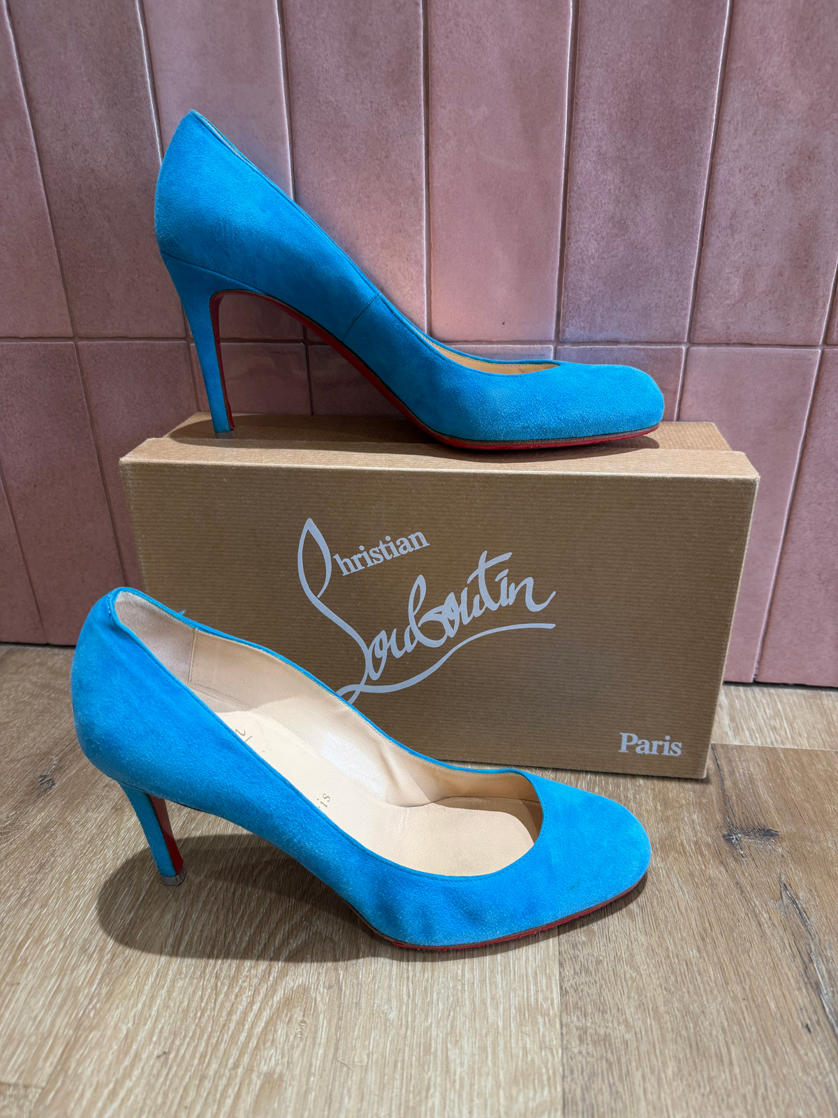 Escarpins Louboutin T.38,5 vente privée