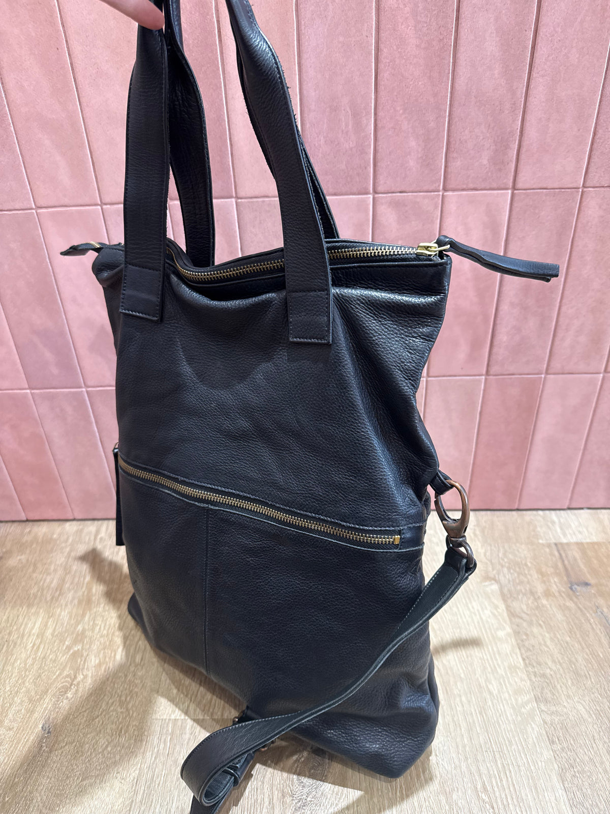 Sac cabas noir en cuir Naterra 01/06