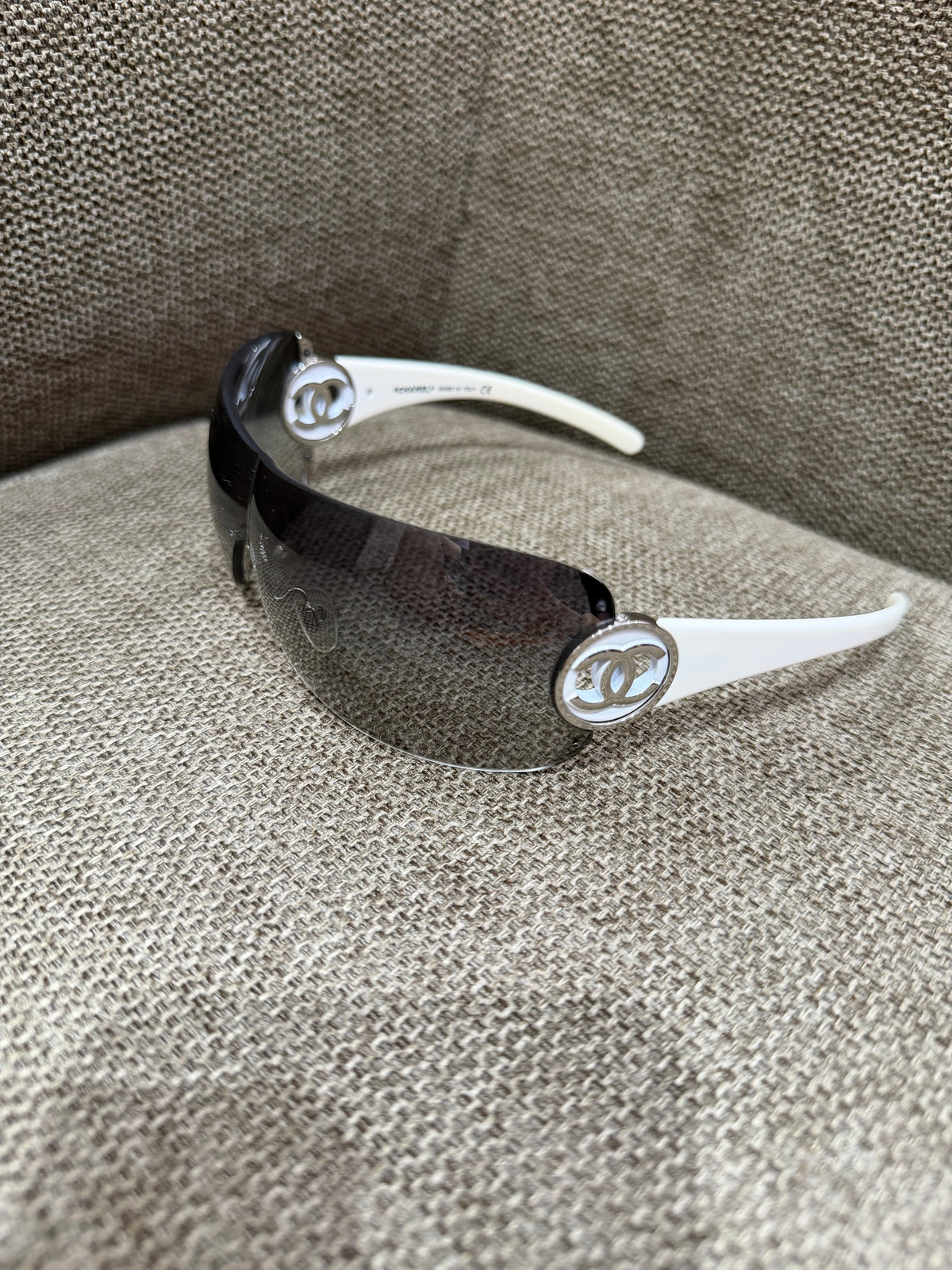 Lunettes blanches Chanel 20/09