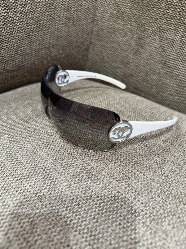 Lunettes blanches Chanel 20/09