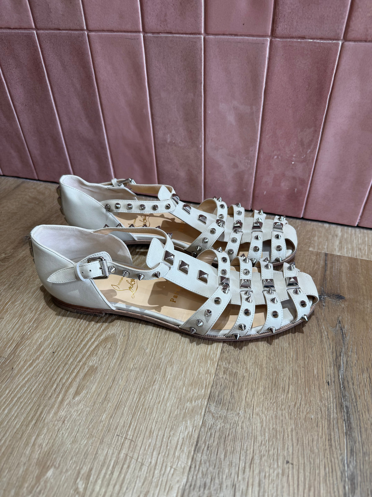Louboutin sandales 40