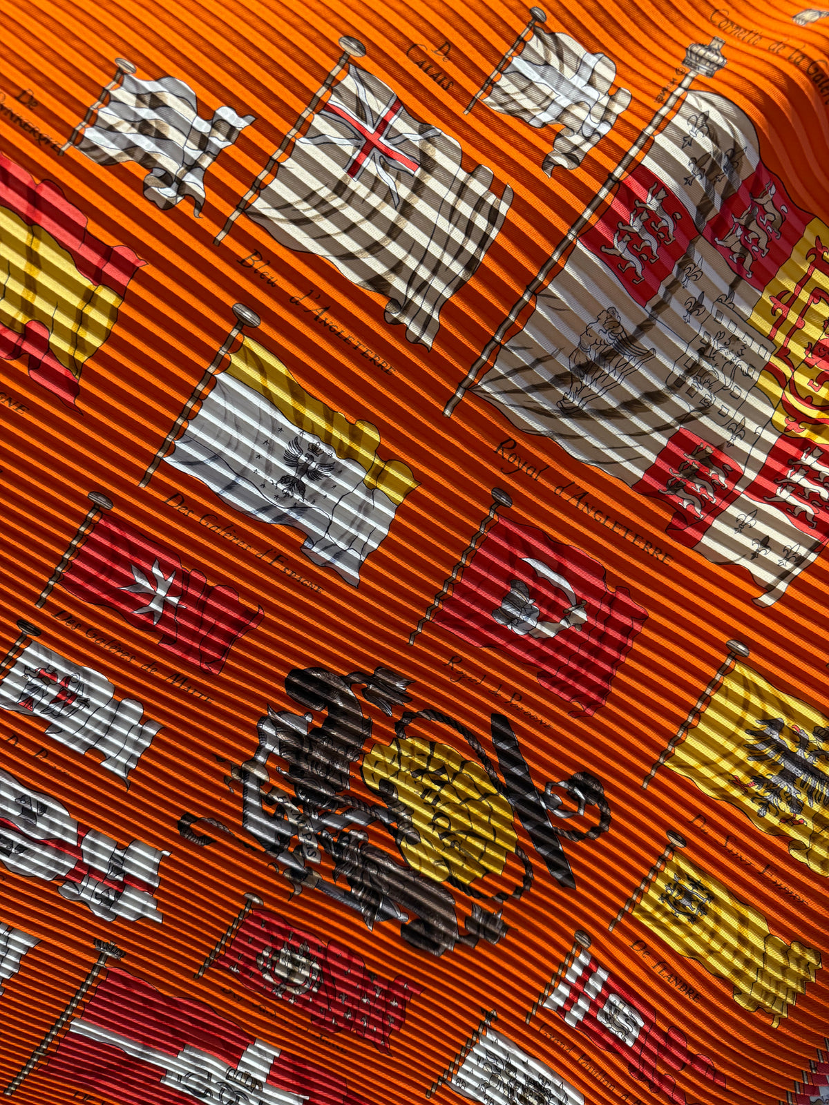 Foulard Orange Hermès soie Le doux