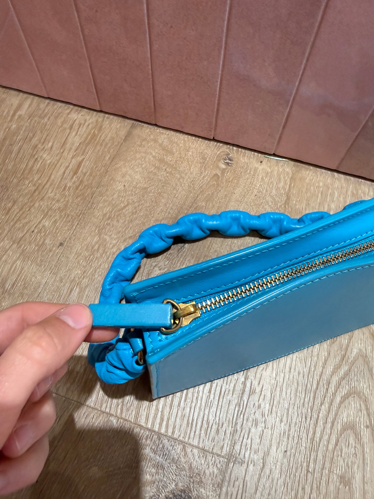 Sac Jacquemus bleu roi 11/06