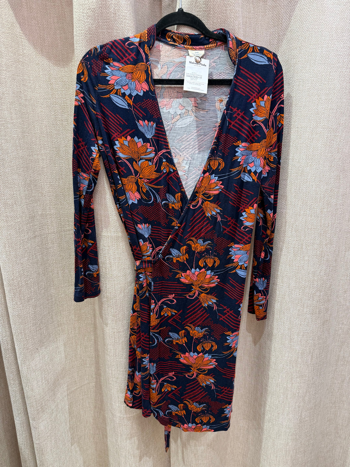 Robe violette et orange (La Fiancée du Mékong) — T.38