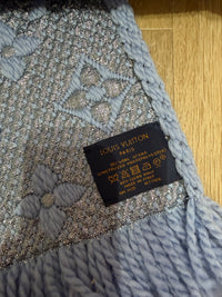 Écharpe bleu ciel Louis Vuitton 06/10