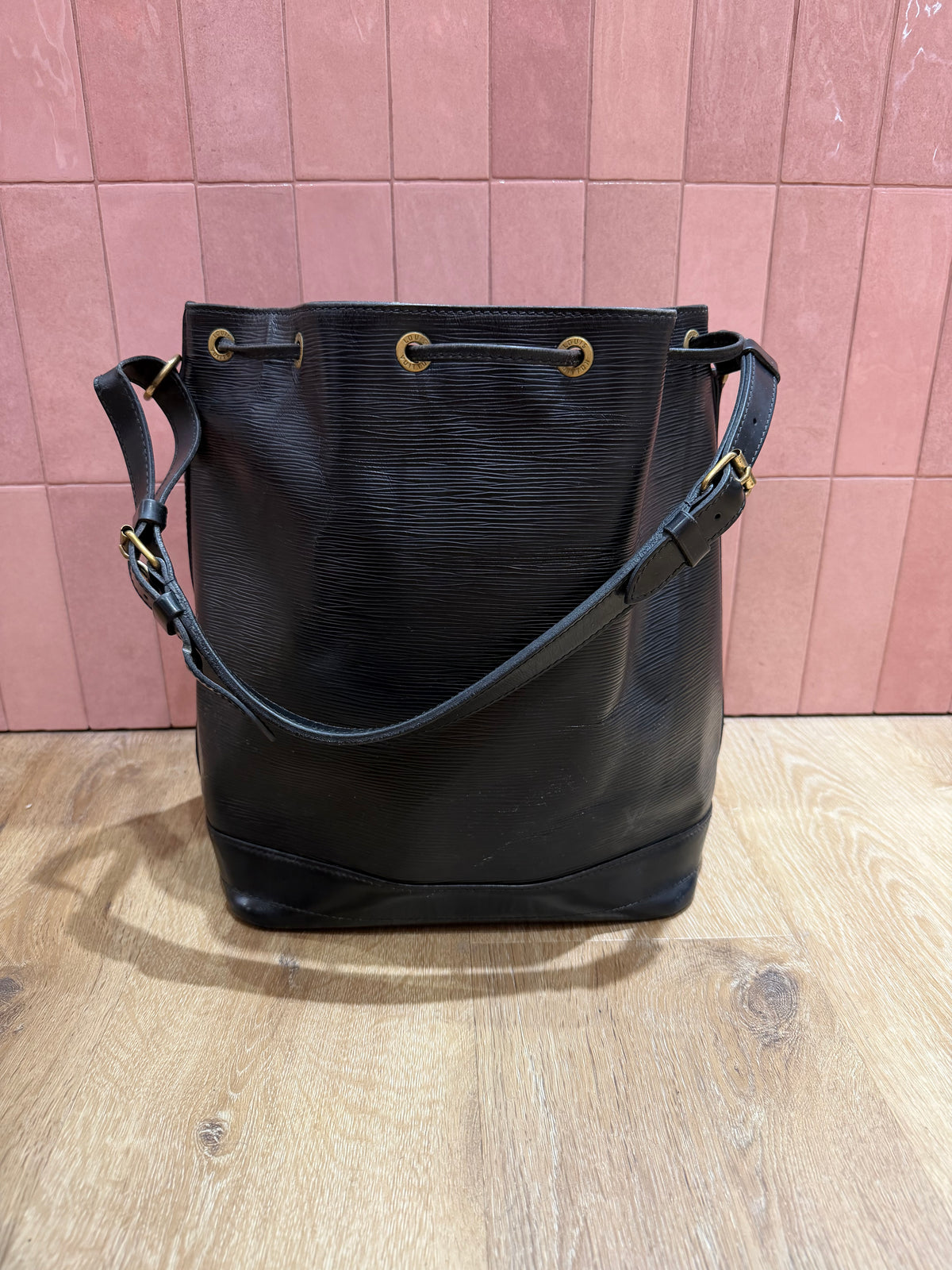 Sac Noé Louis Vuitton cuir épi noir 07/08