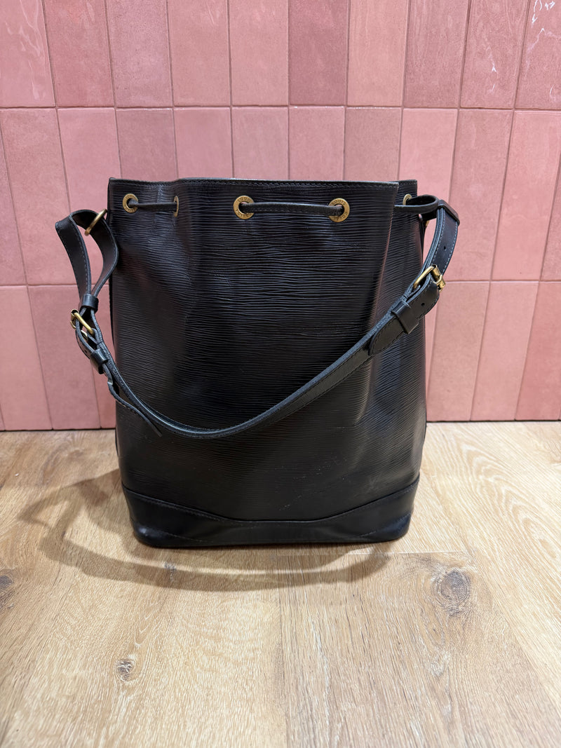 Sac Noé Louis Vuitton cuir épi noir 07/08