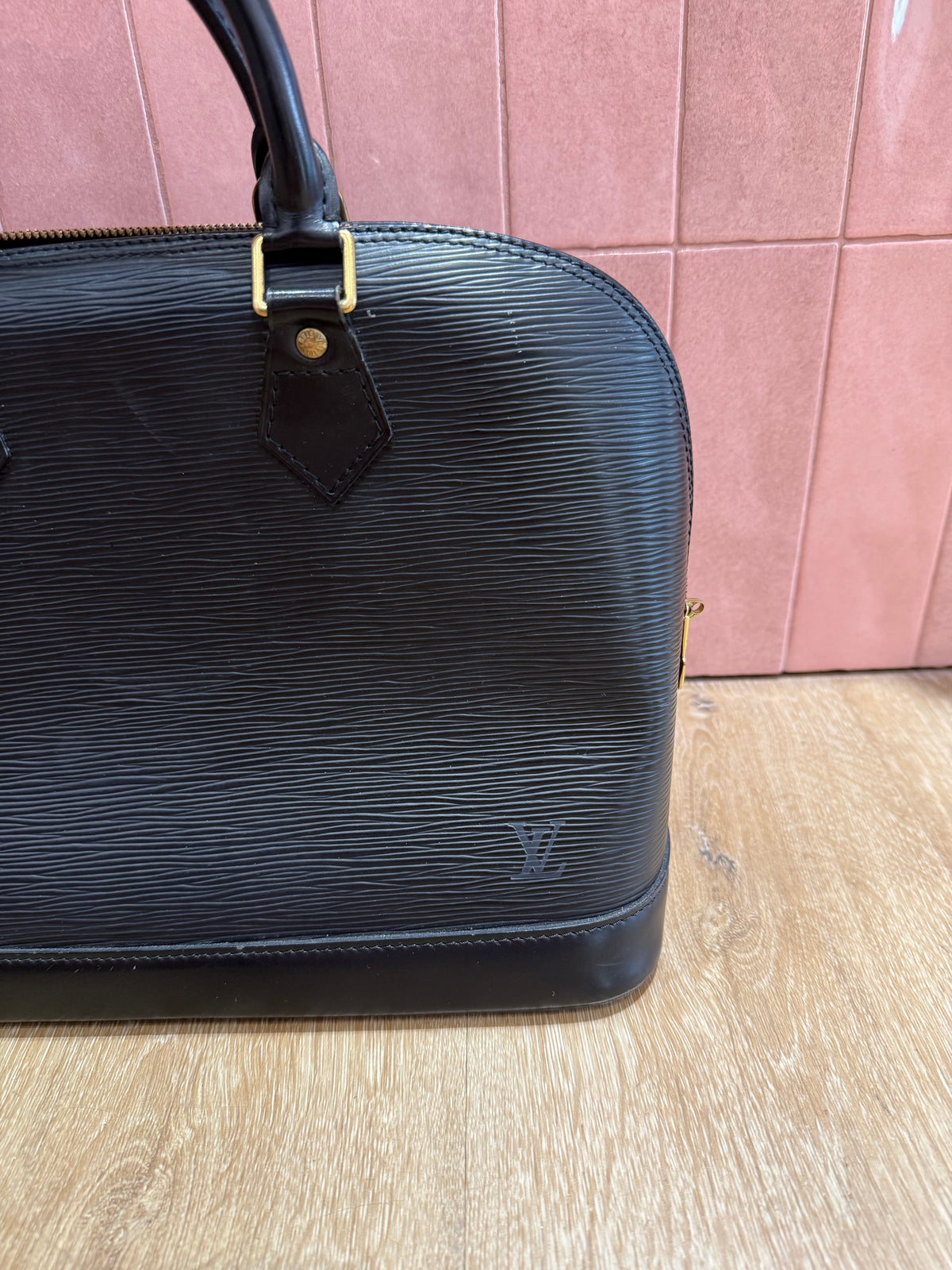Louis Vuitton Sac Alma cuir Épi noir MM 23/06