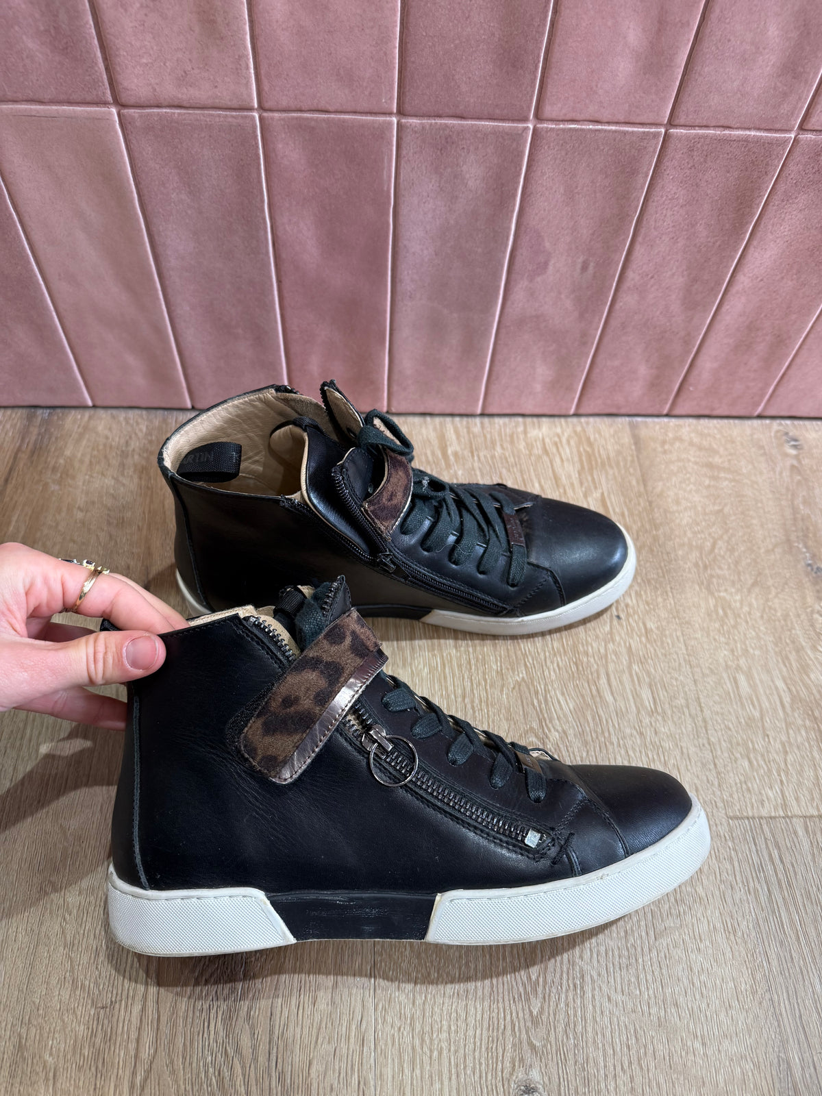 Baskets Noires JB Martin T.37
