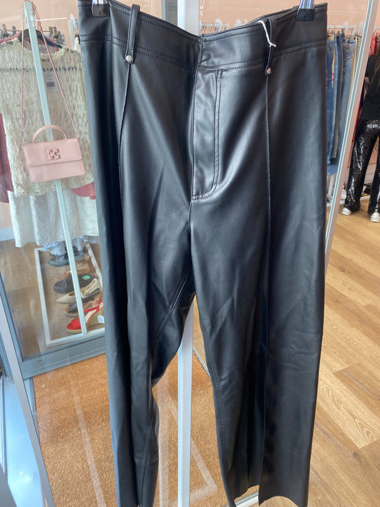 Pantalon en similicuir Zara T.M