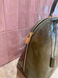 Sac vert olive Louis Vuitton Alma GM vente privée