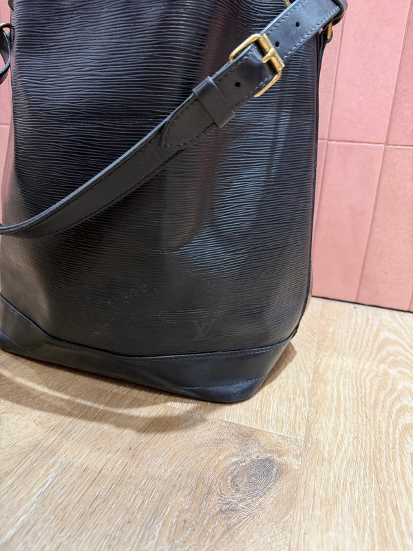 Sac Noé Louis Vuitton cuir épi noir 07/08