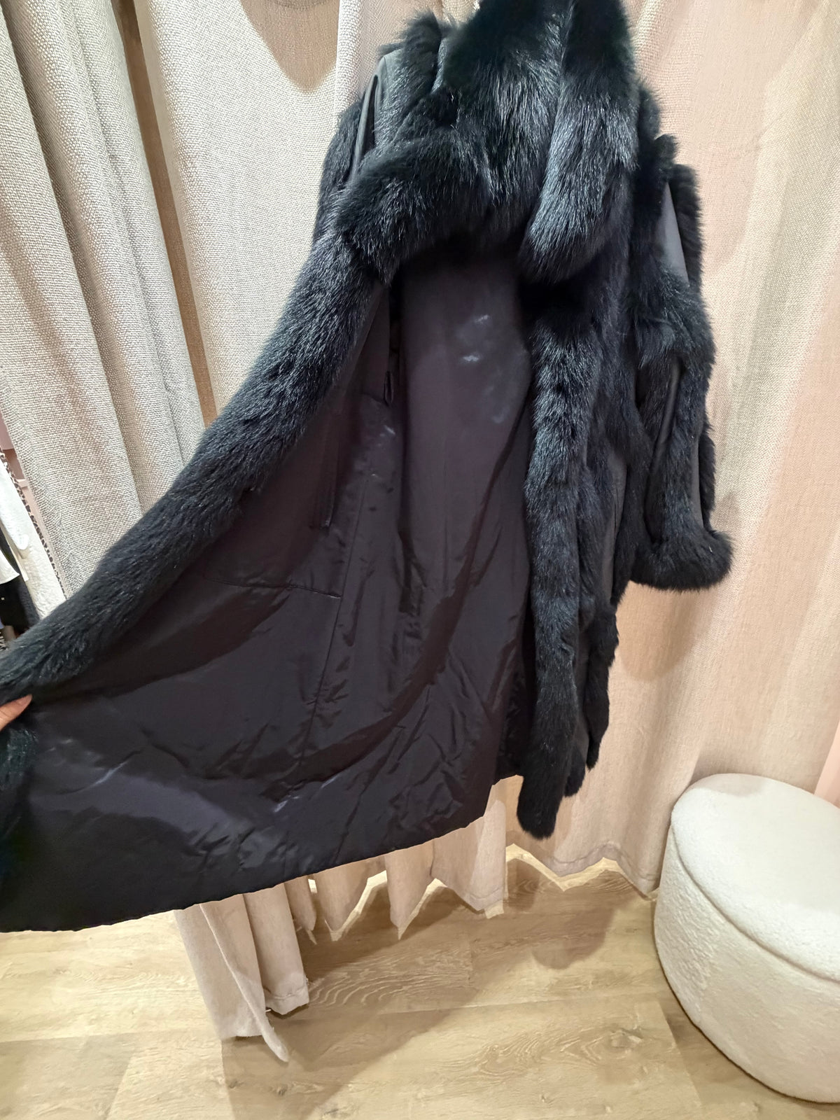 Manteau noir en fourrure T.38 à 42 renard 31/07