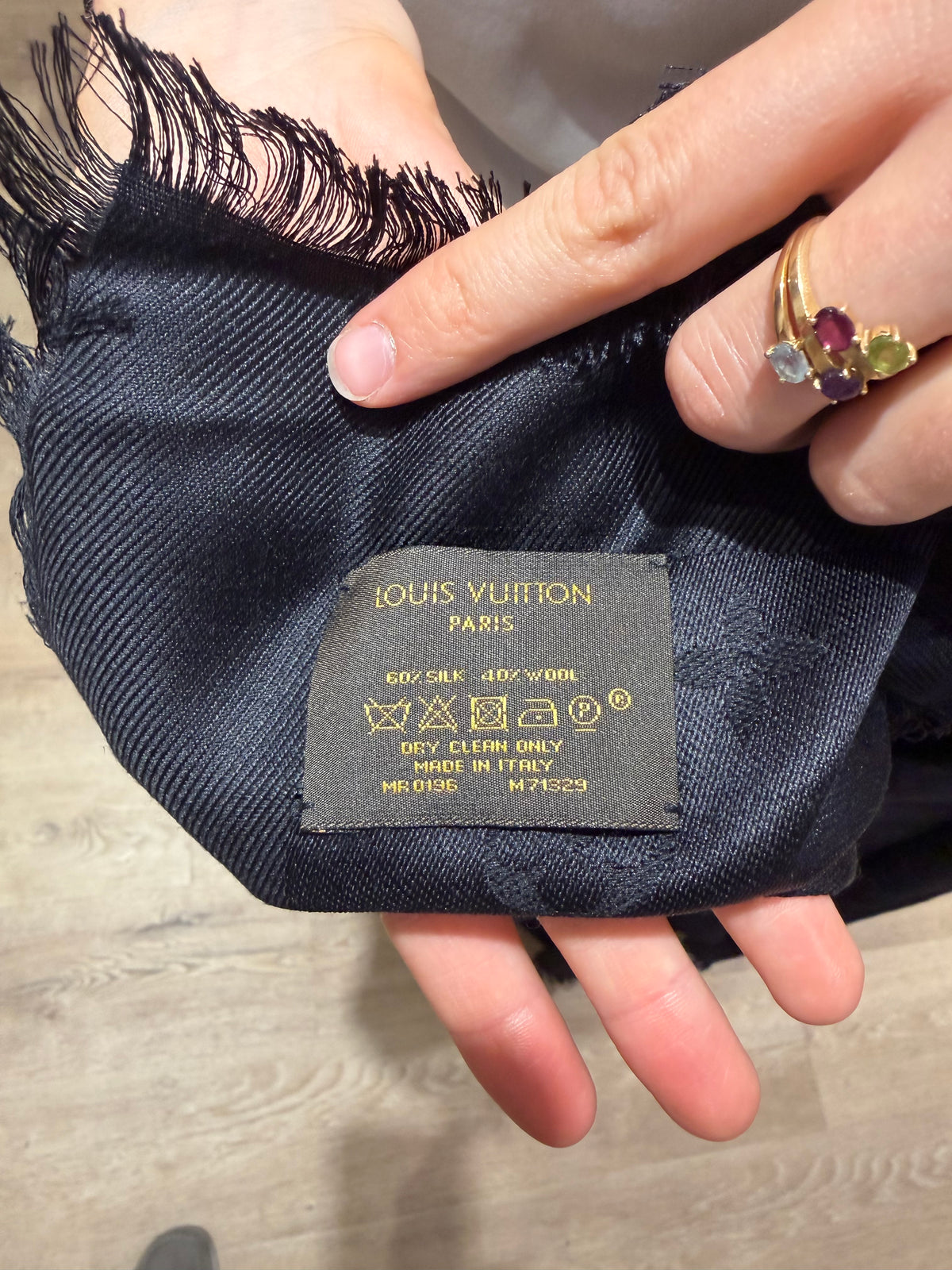 Étole Louis Vuitton noire soie laine noire 12/09