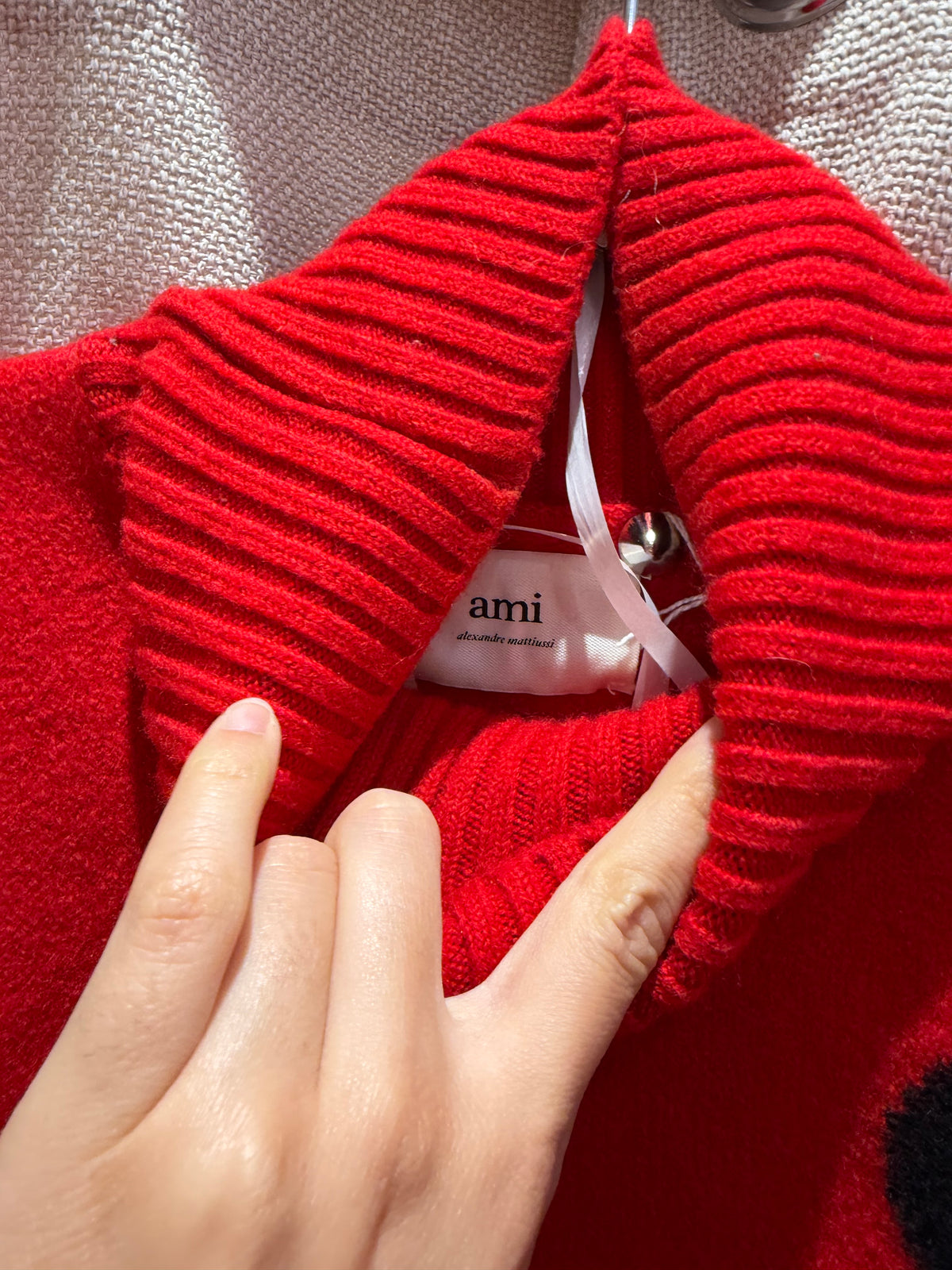 Pull rouge AMI - T.S 04/10