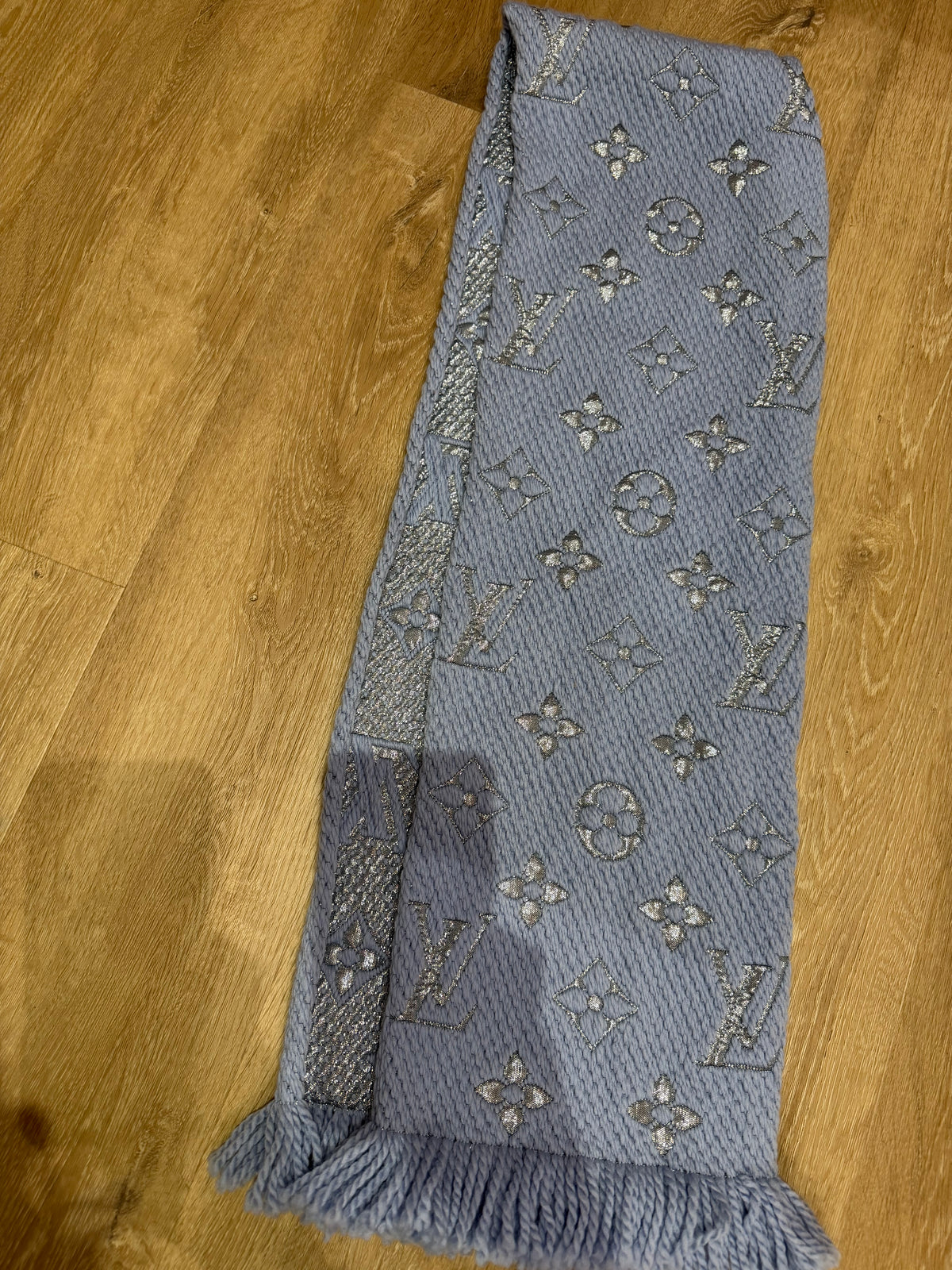 Écharpe bleu ciel Louis Vuitton 06/10