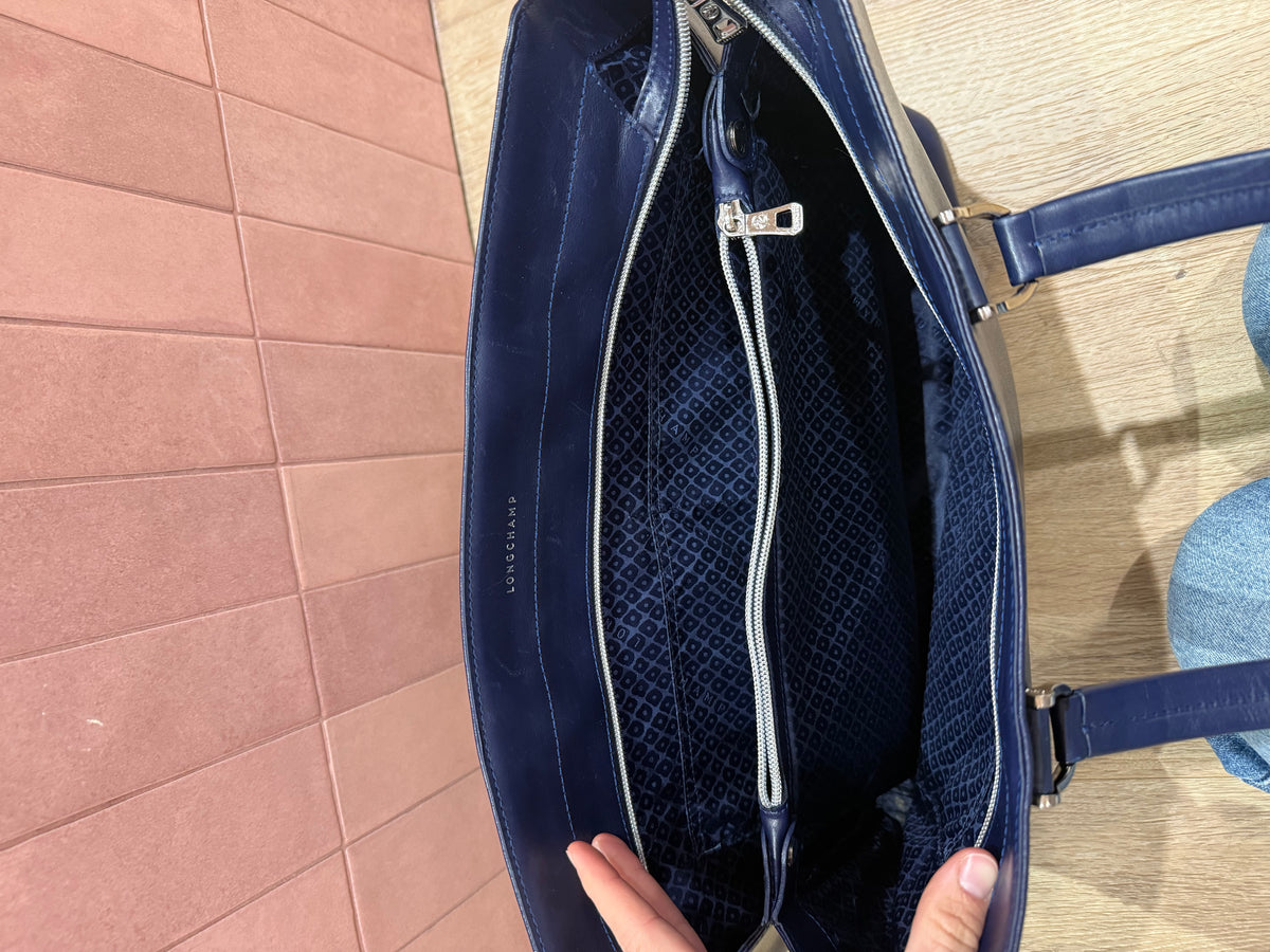 Sac bleu marine en cuir Longchamp
