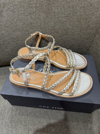 Sandales one step T.37 cuir 02/09