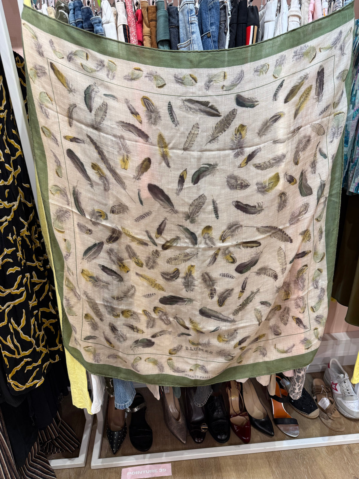 Foulard plume Hermès 23/06