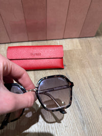 Lunettes de soleil Guess