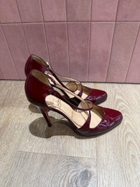 Louboutin rouge T.39.5 chaussures 02/06