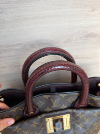Sac Louis Vuitton en python et cuir d’autruche 15/08