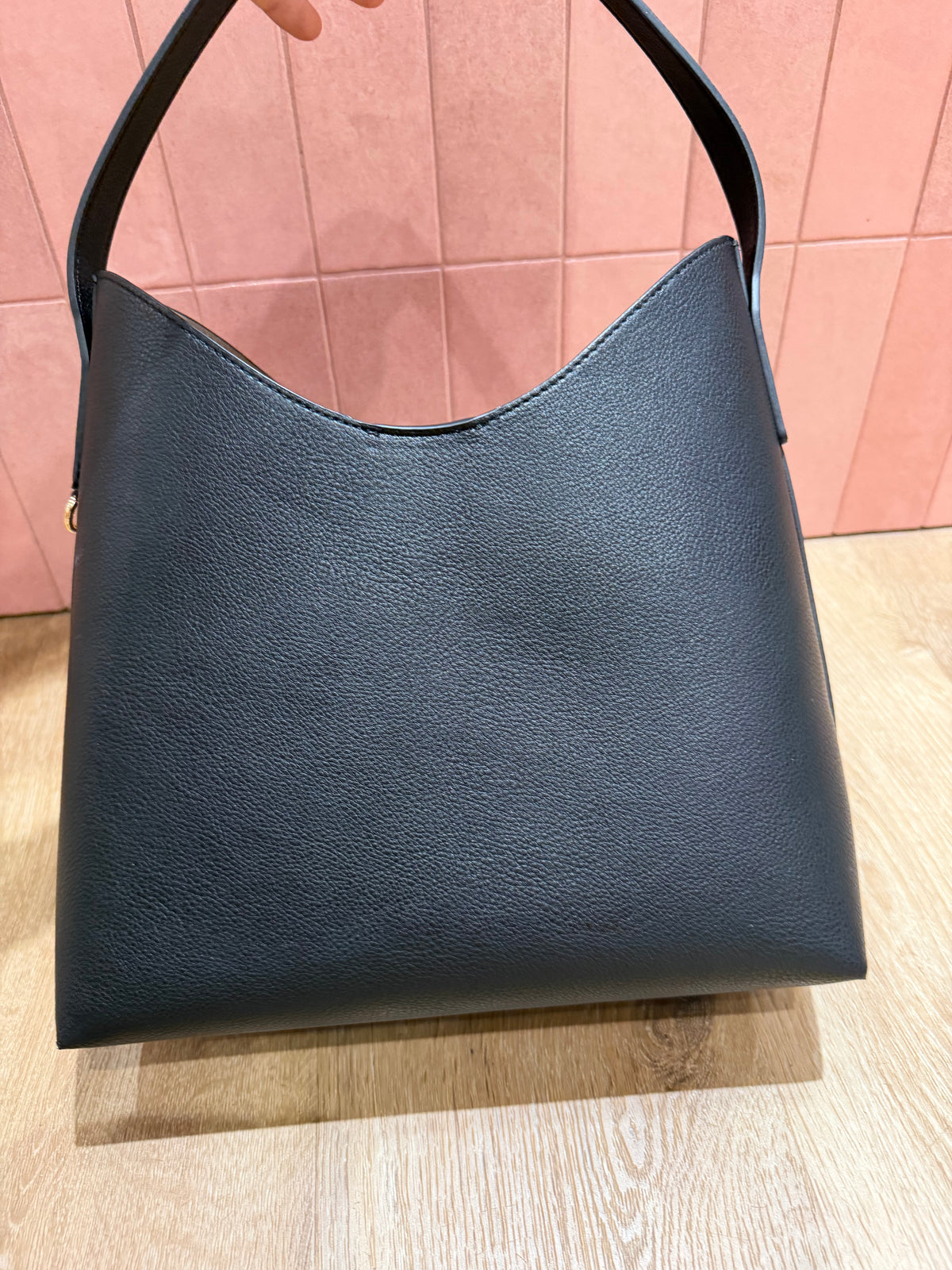 Sac noir épaule Tommy Hilfiger 31/07