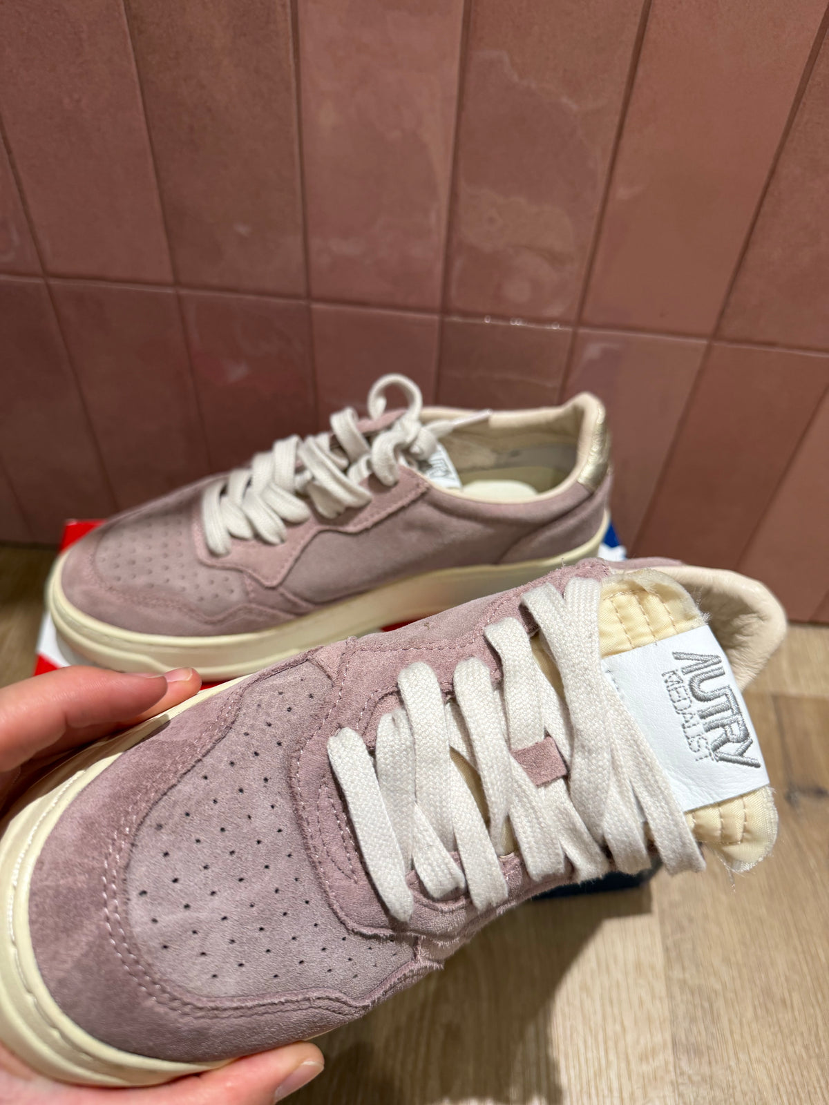 Baskets violettes Autry 08/10