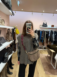 Sac taupe en daim Isabelle Farrugia 16/10