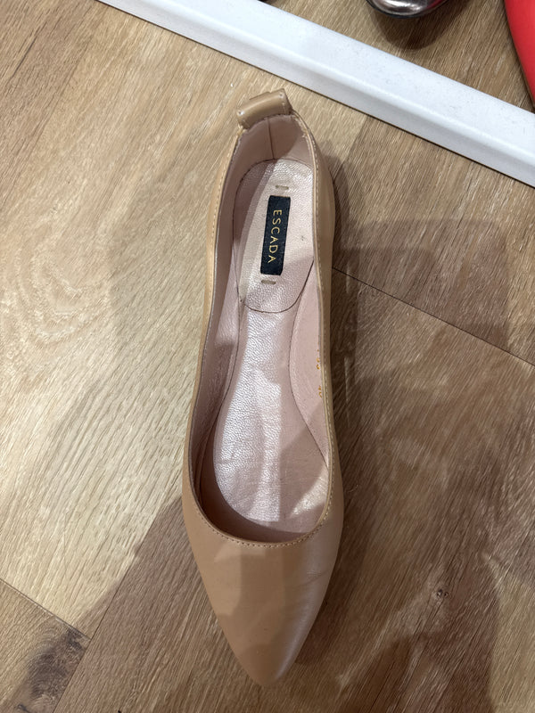 Ballerines beige Escada T.40