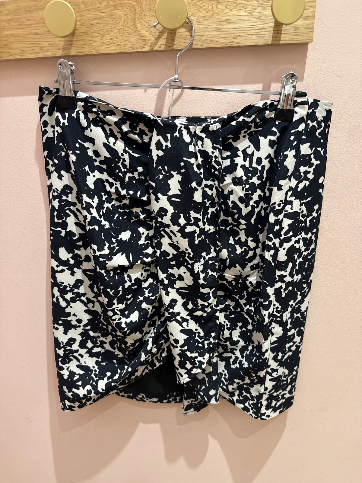 Jupe taches Blanche et noire T.38