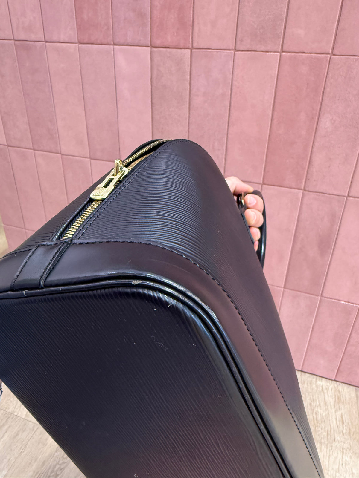 Louis Vuitton Sac Alma cuir Épi noir MM 23/06