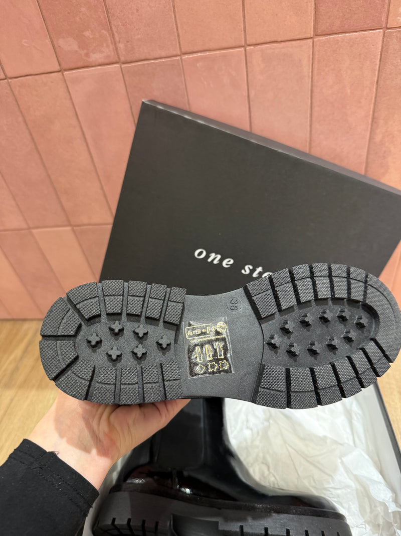 Bottines noires brillantes neuves T.36 One Step
