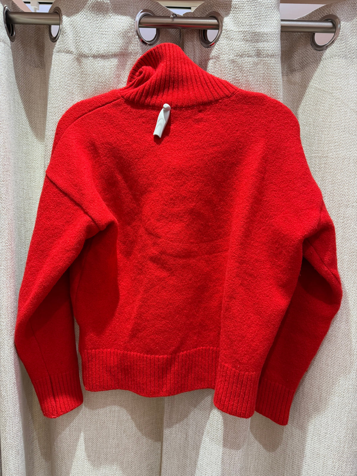 Pull rouge AMI - T.S 04/10