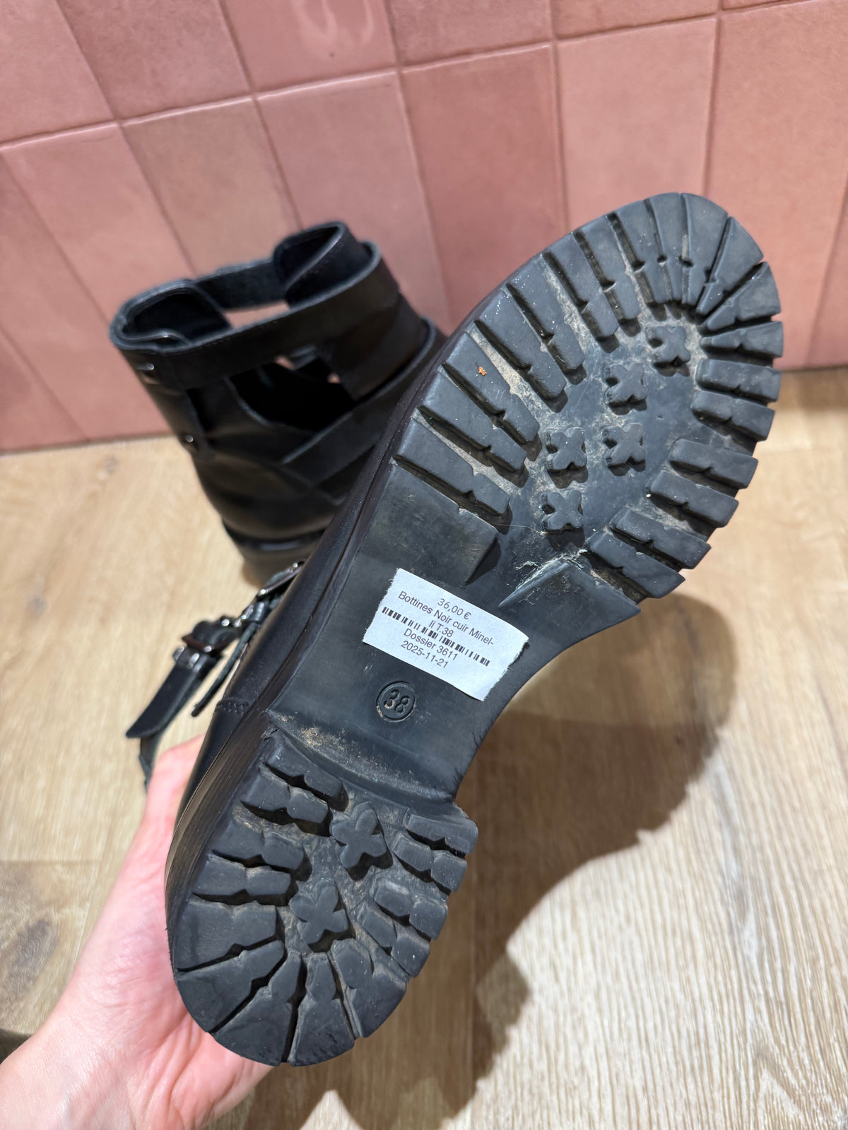 Bottines Noir cuir Minelli T.38