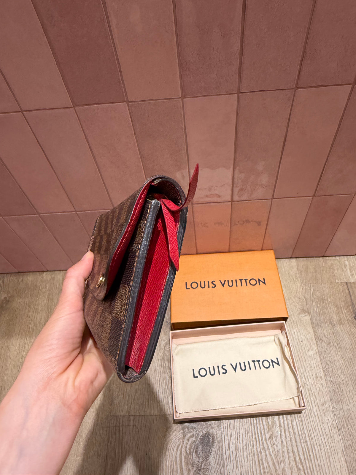 Louis Vuitton Portefeuille Émilie Damier Ébène 28/07